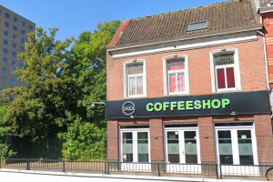 PvdA stelt vragen over veiligheid rondom coffeeshop Caza