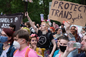 PvdA en D66 stellen kritische vragen over campagne tegen transgenderwet