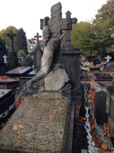 https://tilburg.pvda.nl/nieuws/zorgen-om-grafmonumenten-in-verval-op-de-begraafplaats-aan-de-bredaseweg/